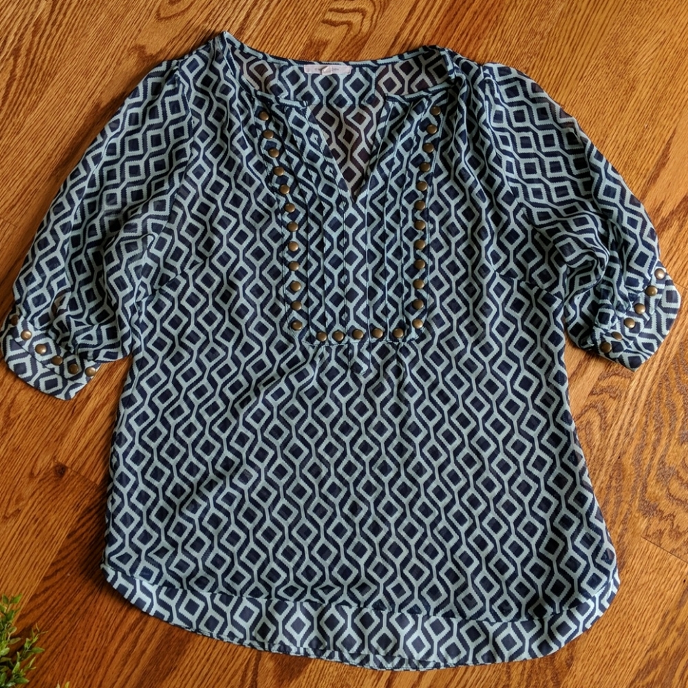 41 Hawthorn Blue Geometric V-Neck Blouse